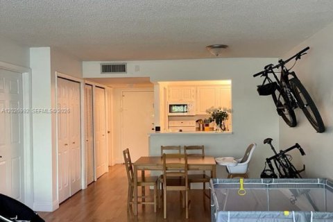 Copropriété à louer à Weston, Floride: 1 chambre, 78.5 m2 № 2168356 - photo 9