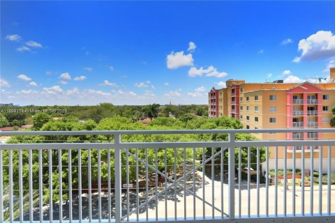 Снять в аренду кондоминиум в Майами, Флорида 2 спальни, 99.59м2, № 1951063 - фото 9