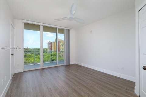 Снять в аренду кондоминиум в Майами, Флорида 2 спальни, 99.59м2, № 1951063 - фото 3