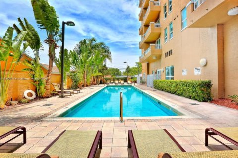 Снять в аренду кондоминиум в Майами, Флорида 2 спальни, 99.59м2, № 1951063 - фото 12