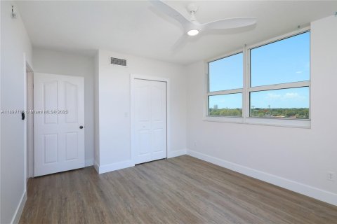 Снять в аренду кондоминиум в Майами, Флорида 2 спальни, 99.59м2, № 1951063 - фото 6
