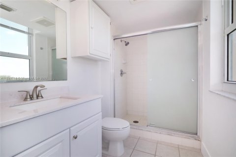 Снять в аренду кондоминиум в Майами, Флорида 2 спальни, 99.59м2, № 1951063 - фото 4