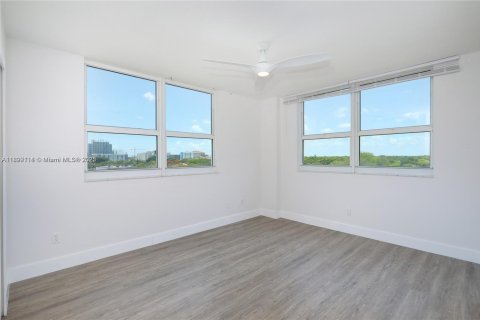 Снять в аренду кондоминиум в Майами, Флорида 2 спальни, 99.59м2, № 1951063 - фото 5