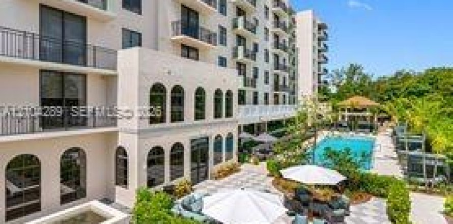 Condo à Hallandale Beach, Floride, 2 chambres  № 2422359