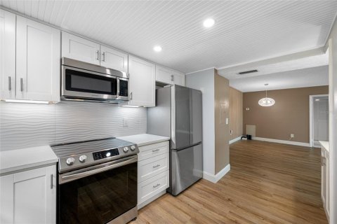 Condo in Largo, Florida, 2 bedrooms  № 1721125 - photo 22