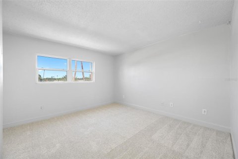Condo in Largo, Florida, 2 bedrooms  № 1721125 - photo 28