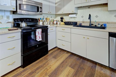 Купить виллу или дом в Венеция, Флорида 8 комнат, 176.51м2, № 2298300 - фото 17