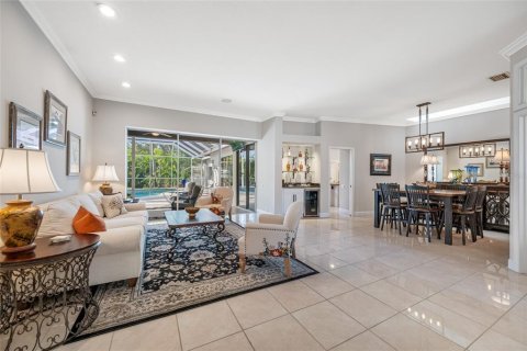 House in Tampa, Florida 5 bedrooms, 291.16 sq.m. № 1522850 - photo 22