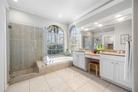 House in Tampa, Florida 5 bedrooms, 291.16 sq.m. № 1522850 - photo 20