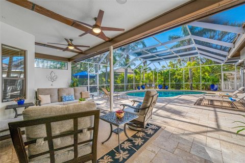 House in Tampa, Florida 5 bedrooms, 291.16 sq.m. № 1522850 - photo 2