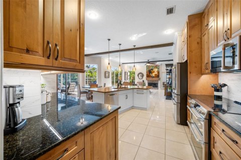 House in Tampa, Florida 5 bedrooms, 291.16 sq.m. № 1522850 - photo 29