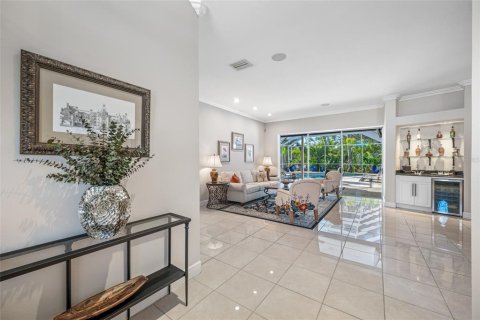 House in Tampa, Florida 5 bedrooms, 291.16 sq.m. № 1522850 - photo 7