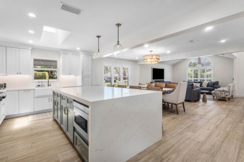 Villa ou maison à vendre à Jupiter, Floride: 4 chambres, 280.66 m2 № 2254585 - photo 6