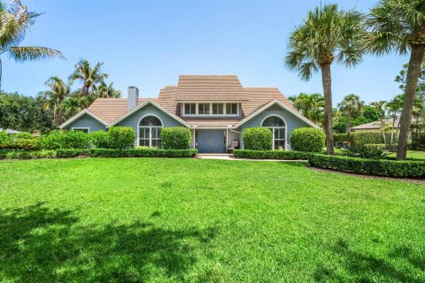 House in Jupiter, Florida 4 bedrooms, 280.66 sq.m. № 2254585