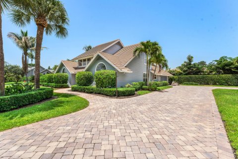 Villa ou maison à vendre à Jupiter, Floride: 4 chambres, 280.66 m2 № 2254585 - photo 2