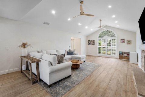 Villa ou maison à vendre à Jupiter, Floride: 4 chambres, 280.66 m2 № 2254585 - photo 13