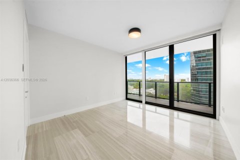 Condo in Miami, Florida, 2 bedrooms № 2154033 - photo 11