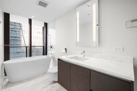 Condo in Miami, Florida, 2 bedrooms № 2154033 - photo 15