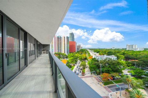 Condo in Miami, Florida, 2 bedrooms № 2154033 - photo 24