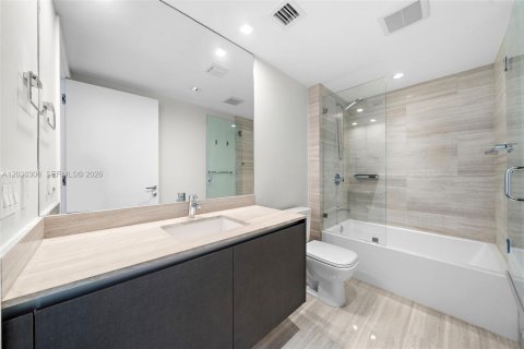 Condo in Miami, Florida, 2 bedrooms № 2154033 - photo 20