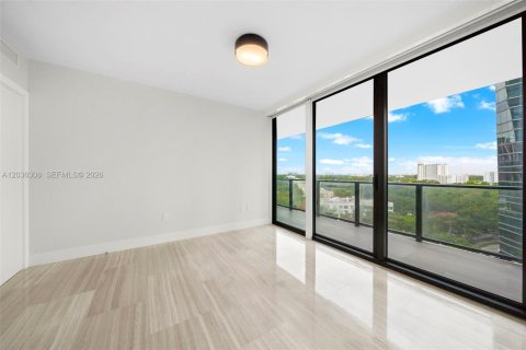 Condo in Miami, Florida, 2 bedrooms № 2154033 - photo 12
