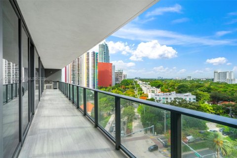 Condo in Miami, Florida, 2 bedrooms № 2154033 - photo 23