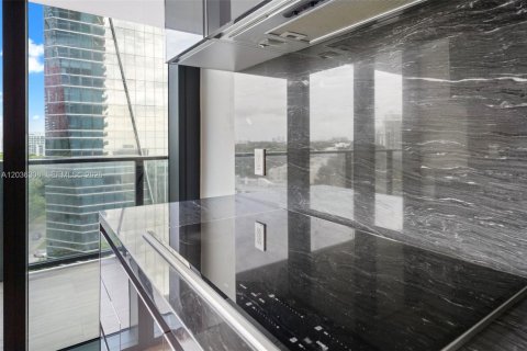 Condo in Miami, Florida, 2 bedrooms № 2154033 - photo 9