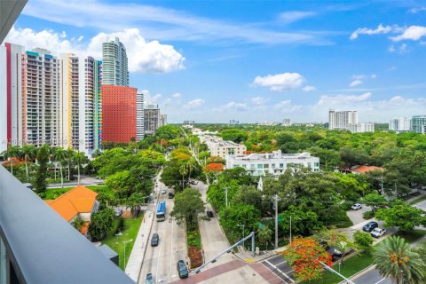Condo in Miami, Florida, 2 bedrooms № 2154033 - photo 27