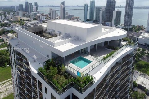 Estudio en el Condominio en Miami, Florida  № 2010170