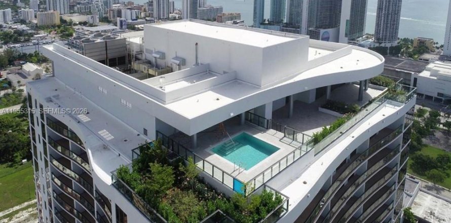 Estudio en el Condominio en Miami, Florida  № 2010170