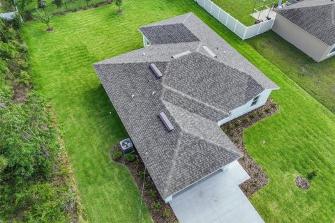 House in Palm Coast, Florida 4 bedrooms, 140.93 sq.m. № 2130348 - photo 3