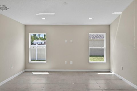 House in Palm Coast, Florida 4 bedrooms, 140.93 sq.m. № 2130348 - photo 12