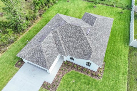 House in Palm Coast, Florida 4 bedrooms, 140.93 sq.m. № 2130348 - photo 1
