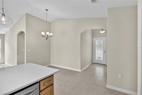 House in Palm Coast, Florida 4 bedrooms, 140.93 sq.m. № 2130348 - photo 9