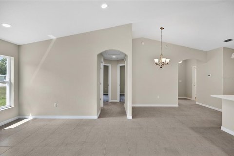 House in Palm Coast, Florida 4 bedrooms, 140.93 sq.m. № 2130348 - photo 13