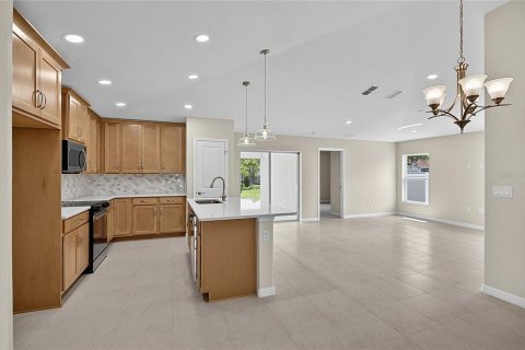 House in Palm Coast, Florida 4 bedrooms, 140.93 sq.m. № 2130348 - photo 8