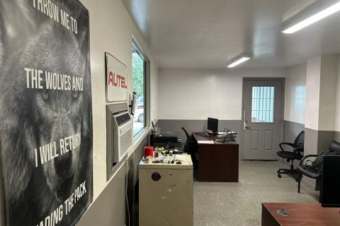 Commercial property in Orlando, Florida 522.58 sq.m. № 1840300 - photo 13