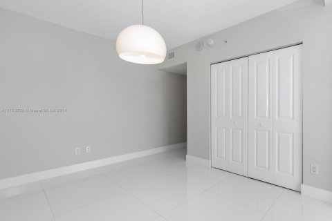 Copropriété à vendre à Sunny Isles Beach, Floride: 3 chambres, 158.4 m2 № 1979034 - photo 29