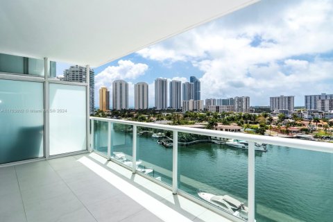 Condo à Sunny Isles Beach, Floride, 3 chambres  № 1979034