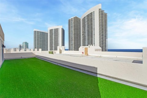 Copropriété à vendre à Hallandale Beach, Floride: 3 chambres, 261.24 m2 № 2091264 - photo 23