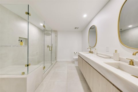 Copropriété à vendre à Hallandale Beach, Floride: 3 chambres, 261.24 m2 № 2091264 - photo 16