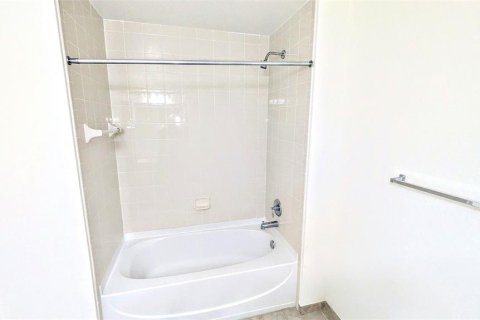 Copropriété à louer à Sarasota, Floride: 2 chambres, 100.71 m2 № 2387682 - photo 22