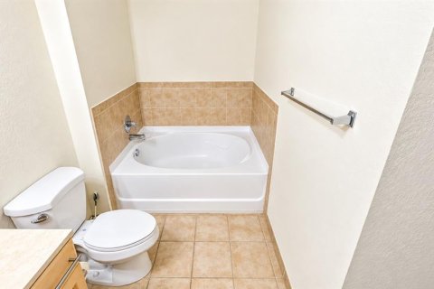 Copropriété à louer à Sarasota, Floride: 2 chambres, 100.71 m2 № 2387682 - photo 17