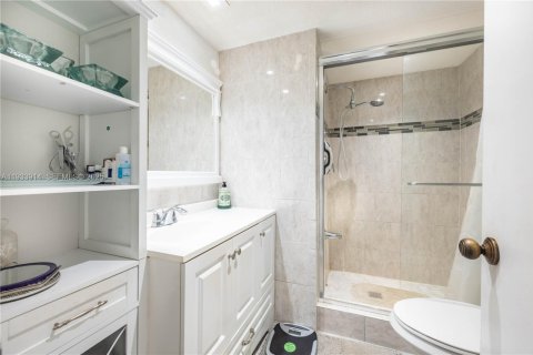 Купить кондоминиум в Санрайз, Флорида 2 спальни, 78.97м2, № 2053778 - фото 7