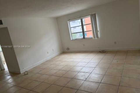 Apartment in North Miami Beach, Florida 2 bedrooms, 76.18 sq.m. № 2067439 - photo 4