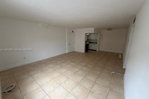 Apartment in North Miami Beach, Florida 2 bedrooms, 76.18 sq.m. № 2067439 - photo 12