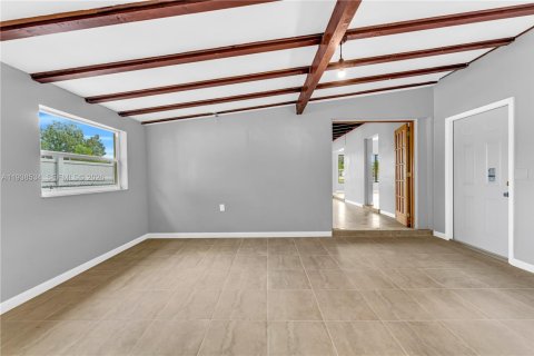 House in West Park, Florida 3 bedrooms, 120.77 sq.m. № 1996138 - photo 16