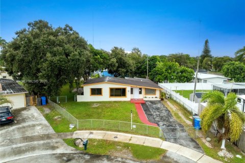 House in West Park, Florida 3 bedrooms, 120.77 sq.m. № 1996138 - photo 27