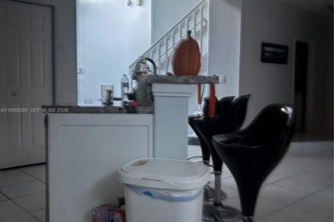 Casa en alquiler en Pompano Beach, Florida, 4 dormitorios, 221.39 m2 № 2055425 - foto 2