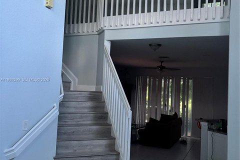 Casa en alquiler en Pompano Beach, Florida, 4 dormitorios, 221.39 m2 № 2055425 - foto 3